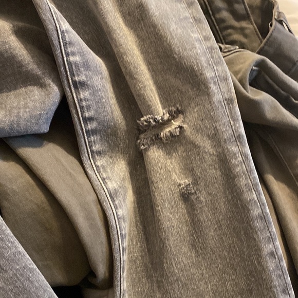 Cabi 4 High Skinny Jeans Gray and Distressed - Picture 11 of 13